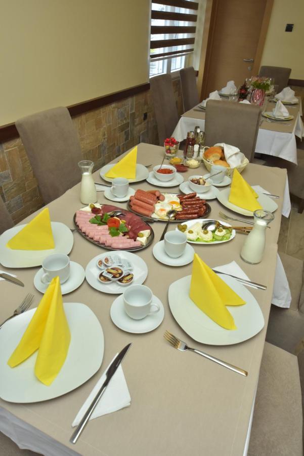 מלון Josanicka Banja Luznjanin Restoran I Sobe מראה חיצוני תמונה