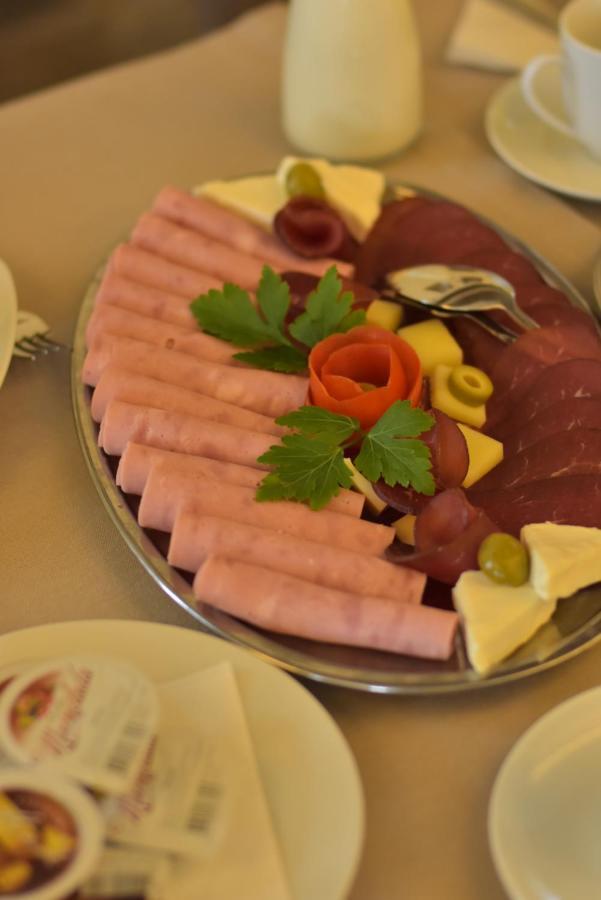 מלון Josanicka Banja Luznjanin Restoran I Sobe מראה חיצוני תמונה